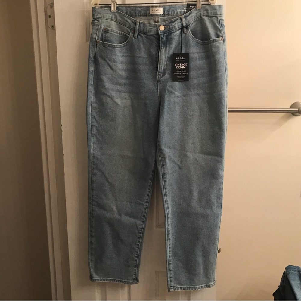 NICOLE MILLER New York - (NWT) SOHO High Rise, Light Blue, Straight Leg Jeans.
